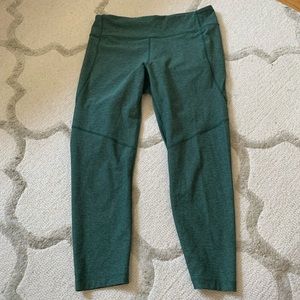 XL Outdoor Voices 3/4 Warmup Leggings in Hunter